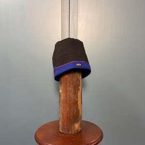 Vintage Style Patagonia Knit Beanie Fish Design One Size Black Blue Red